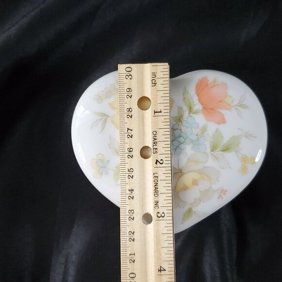 VTG TAKAHASHI Heart Shape Floral Porcelain Trinket/Jewelry Box Made In Japan - Picture 7 of 10